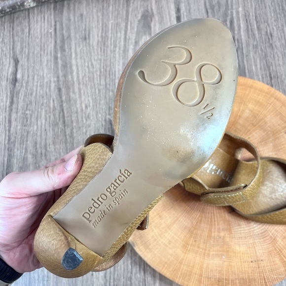 *Pedro Garcia | Pebble Leather Peep Toe Heels with Ankle Straps Size 8.5 - Picture 14 of 16